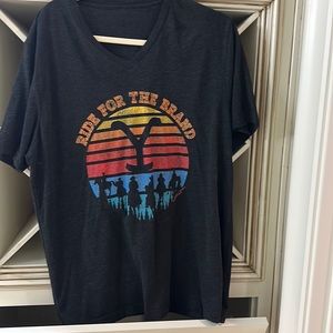 comfy tee, never worn